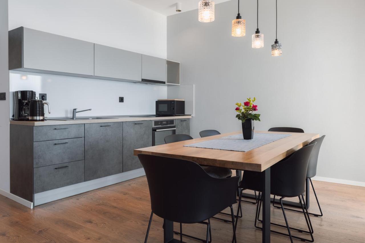 Apartmani Stipe Brela Eksteriør bilde